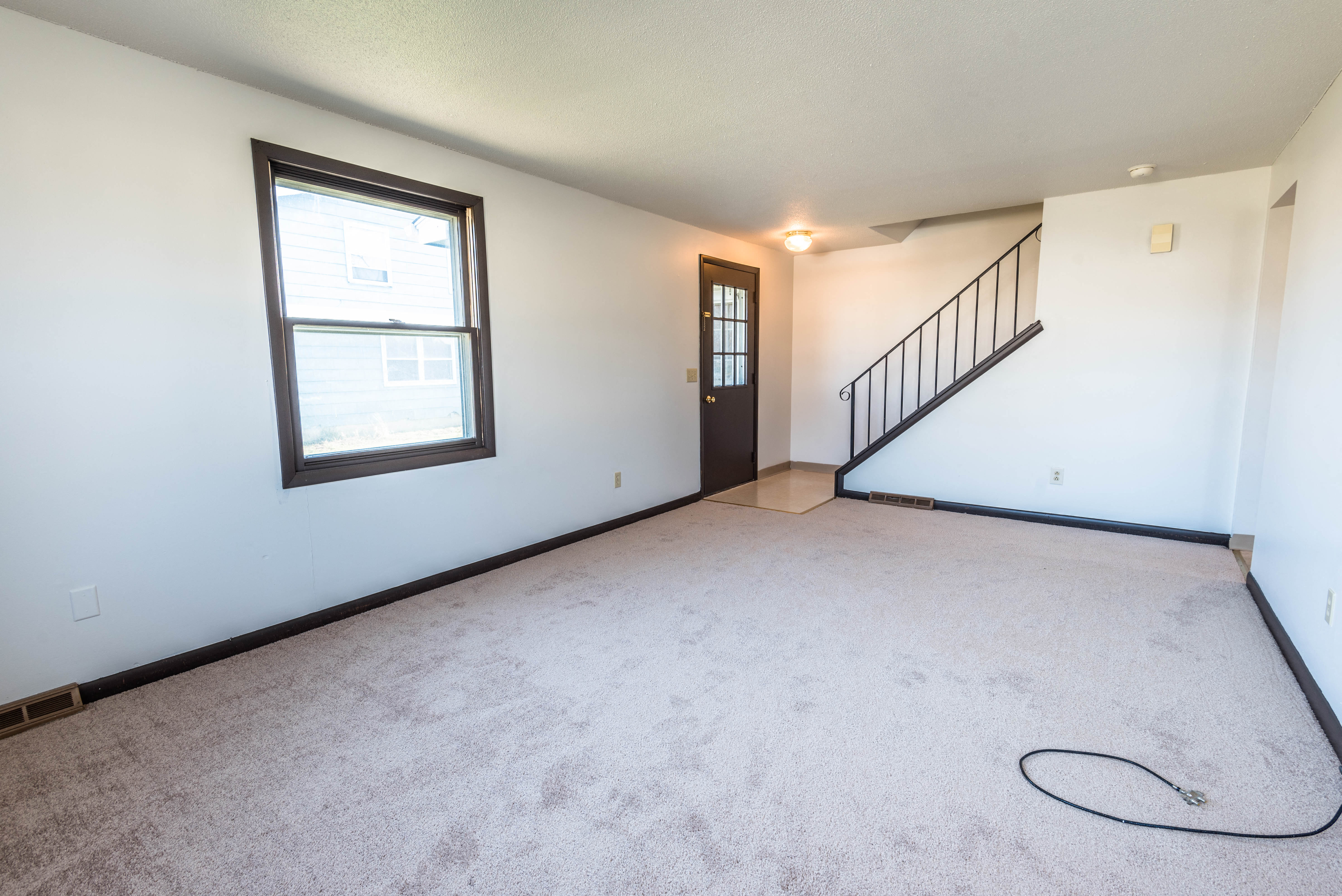227 229 Kaymar Drive – photo 4