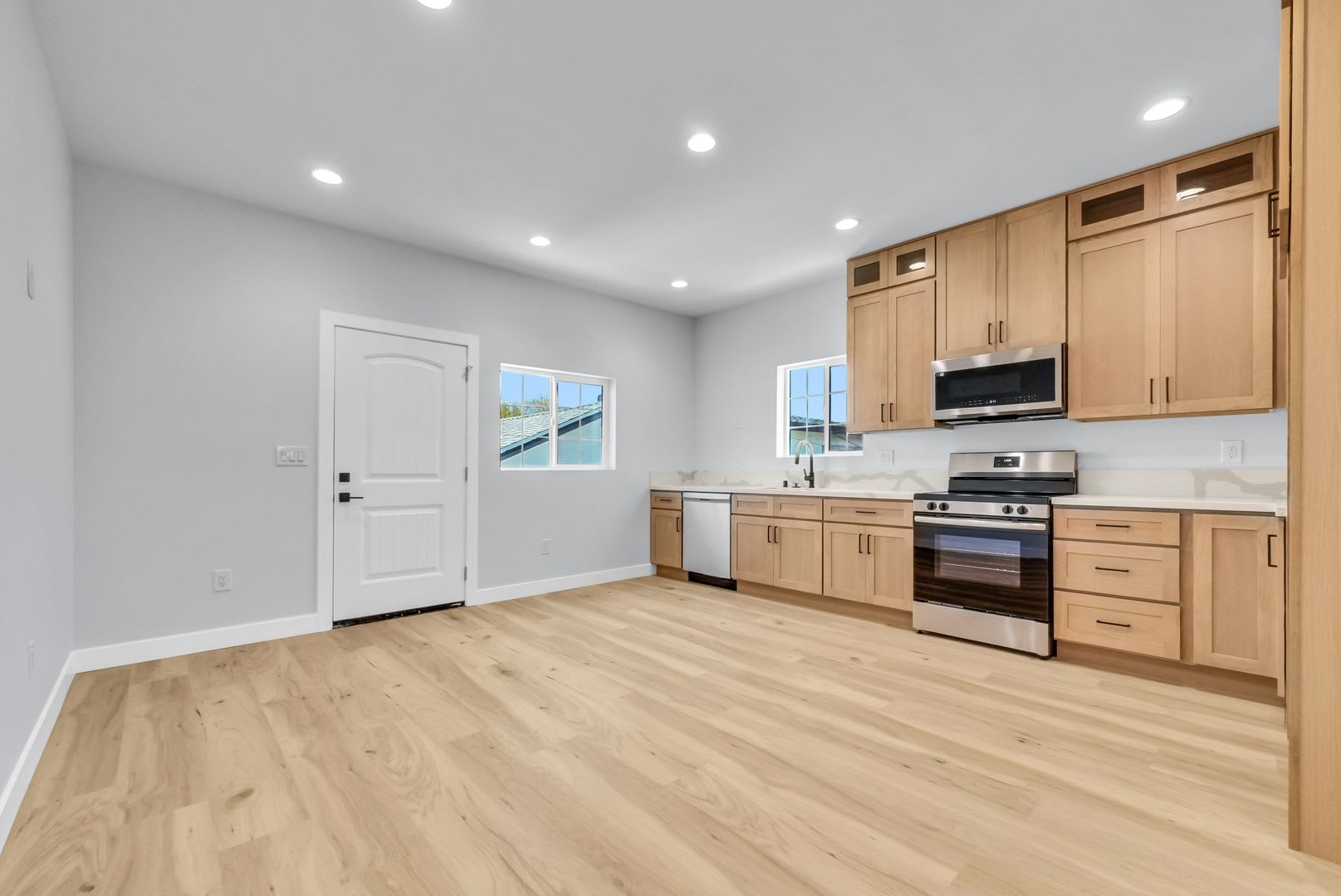 Special Limited Time Offer Apply By August 31 2026 And Get Your First Month S Rent Free Pay Your Security Deposit Move In And Enjoy Your First Month S Rent Free – photo 4