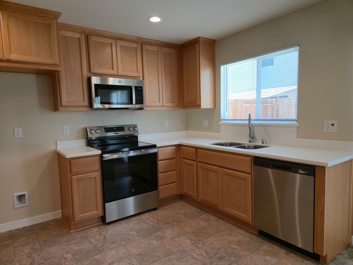 Must Apply to schedule viewing – photo 4