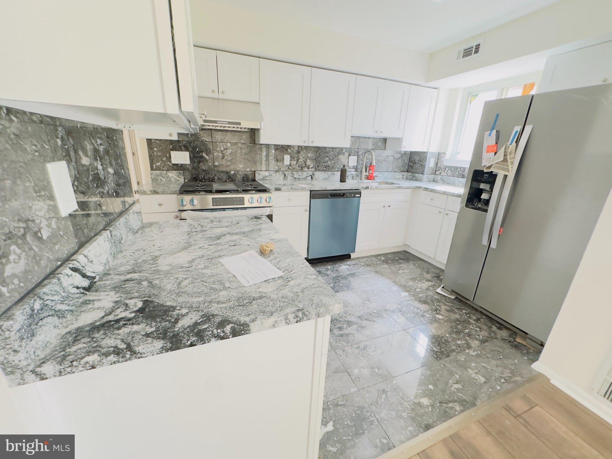 11372 Cherry Hill Road – photo 4