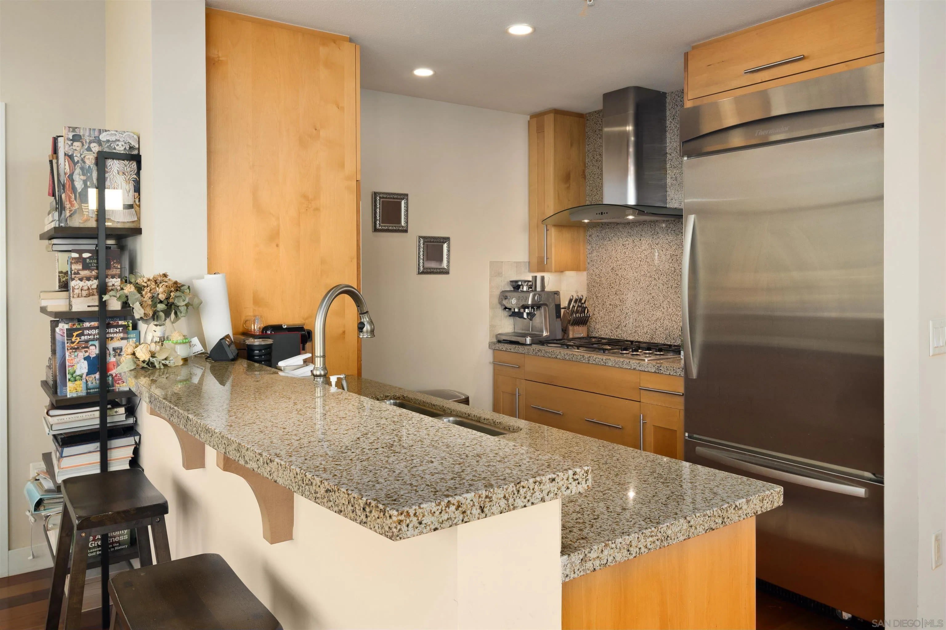 700 W E St – photo 3