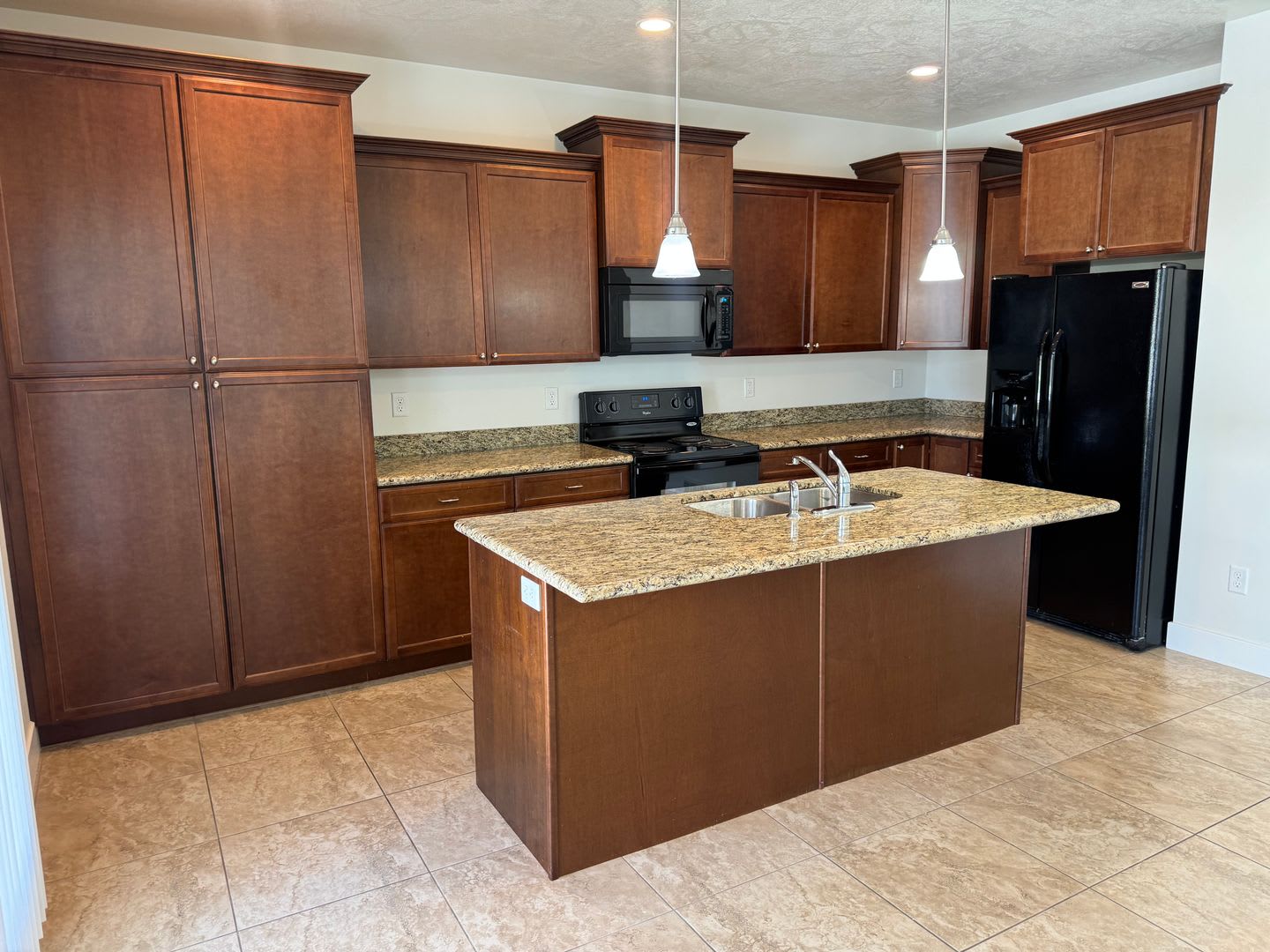 Beautiful Riverton Townhome For Rent – photo 4