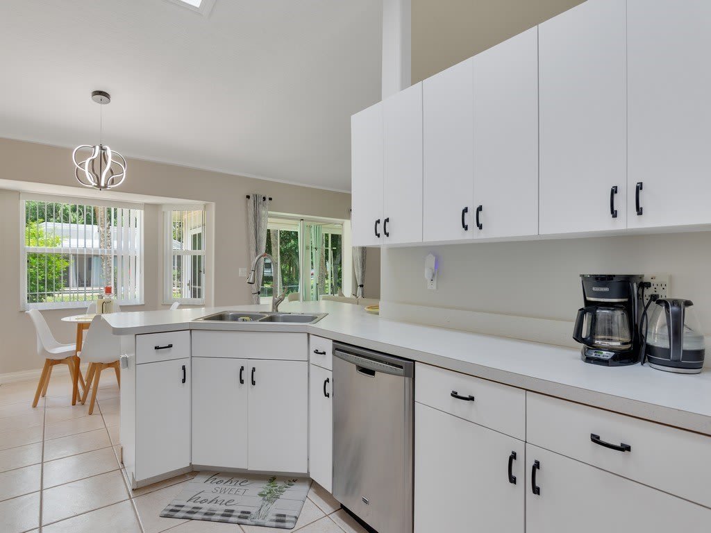 664 Vocelle Avenue – photo 4