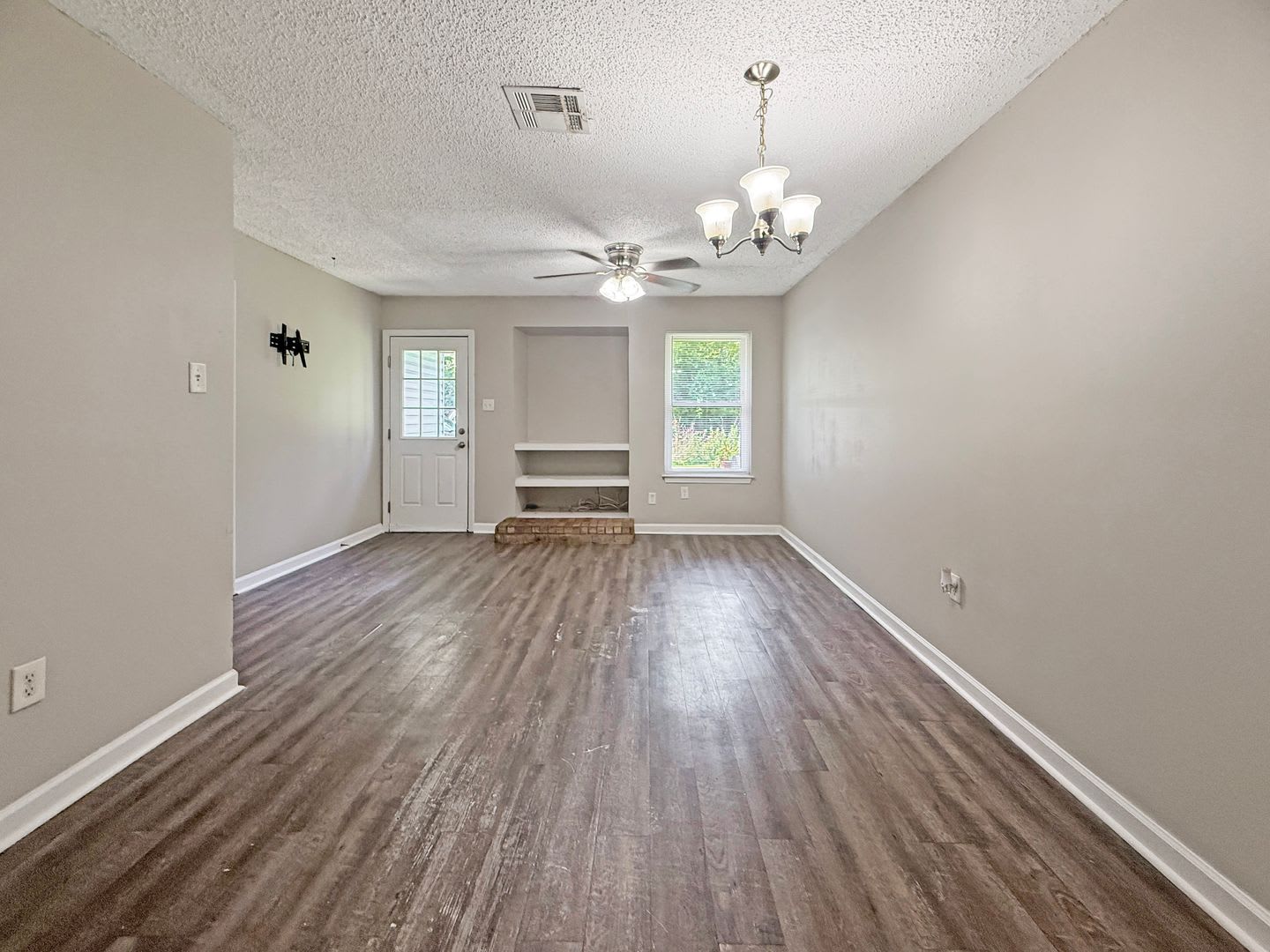 Home For Lease – photo 2