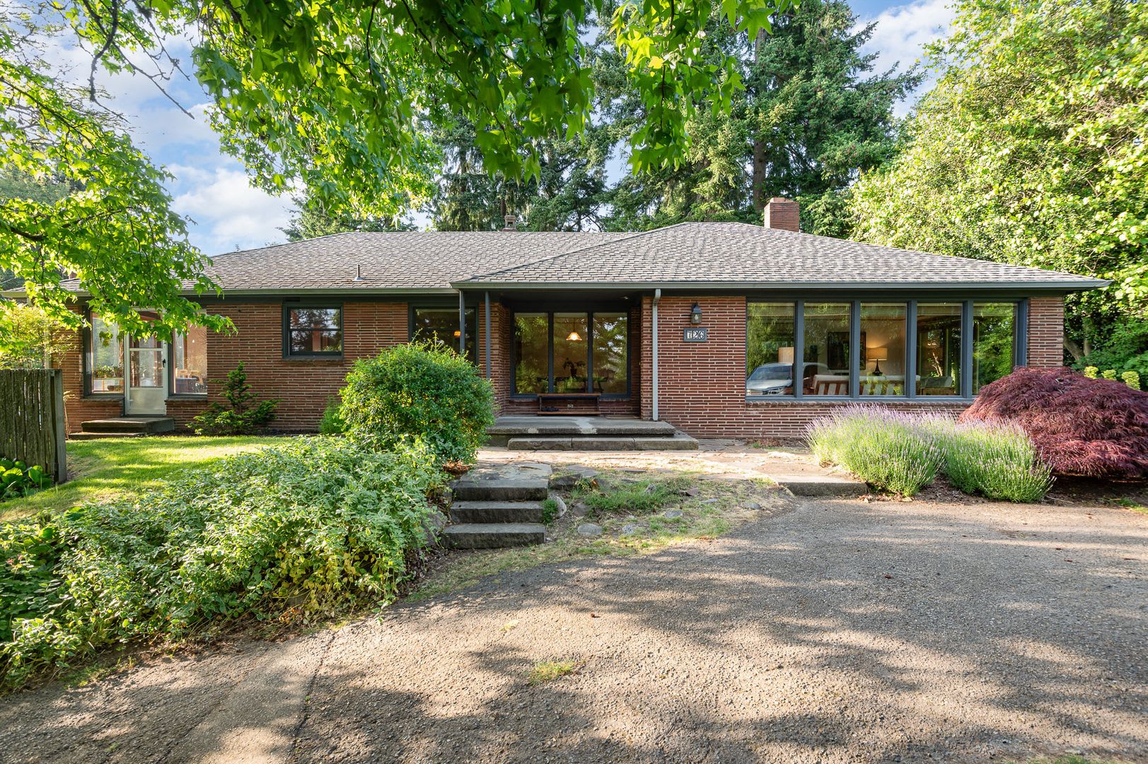 4Bd 2Ba Seattle Home – photo 1