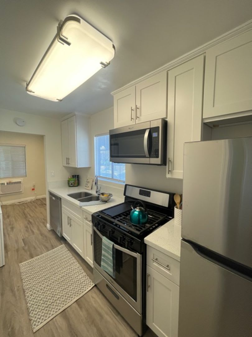 1414 S Campbell Ave. – photo 2
