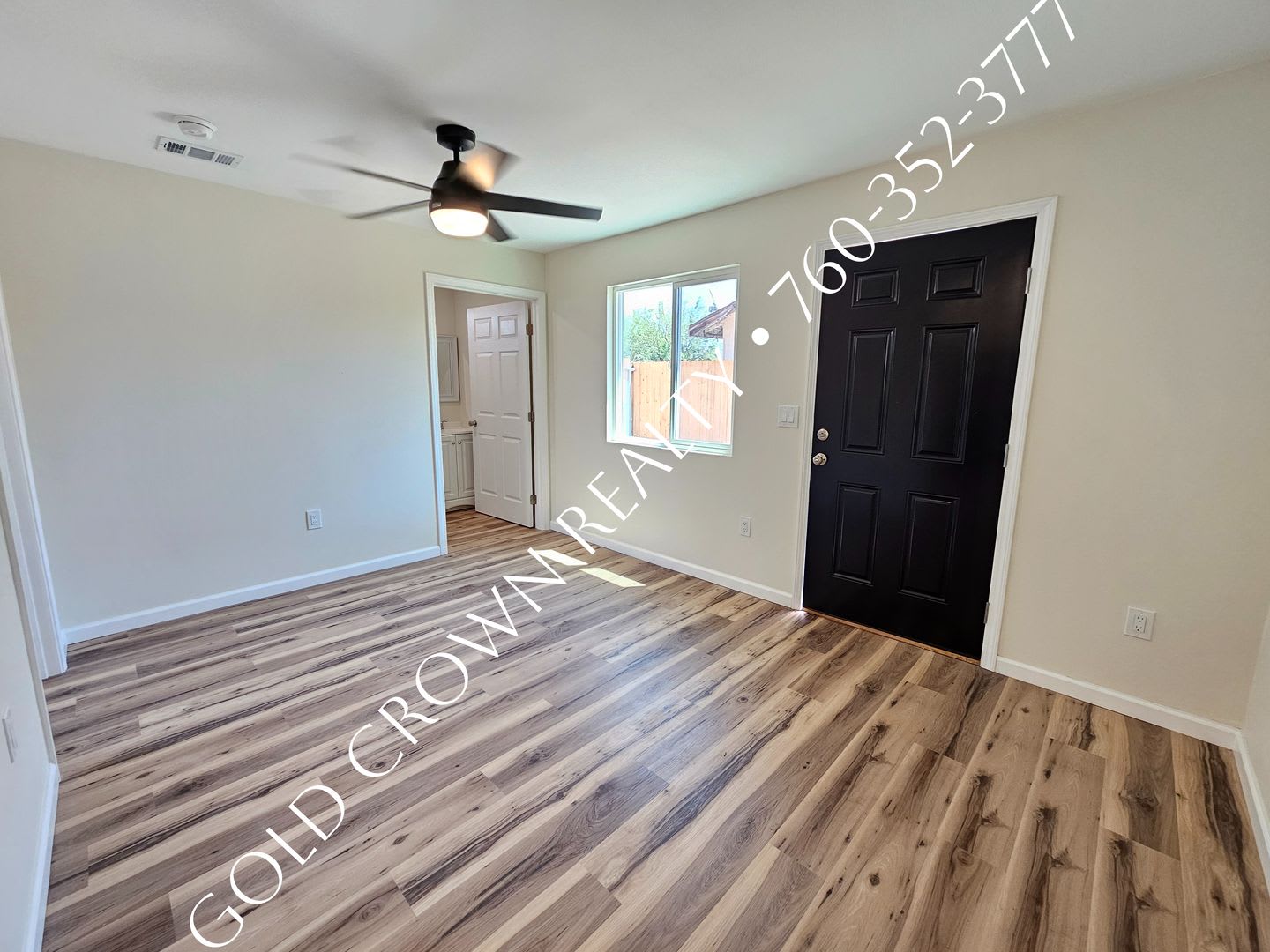 Newly Built 1 bedroom Apartment with Private yard – photo 3