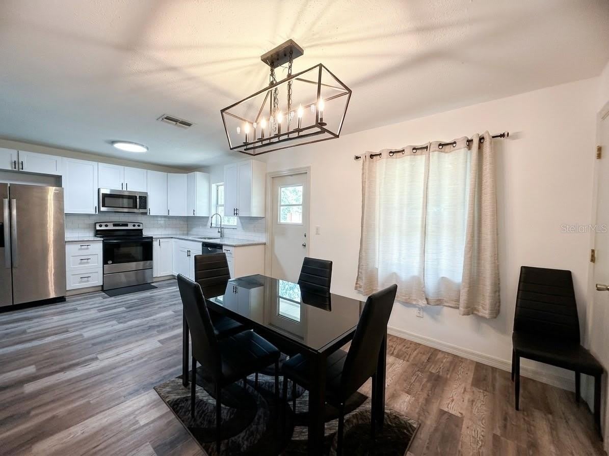 636 RAINBOW Boulevard – photo 5