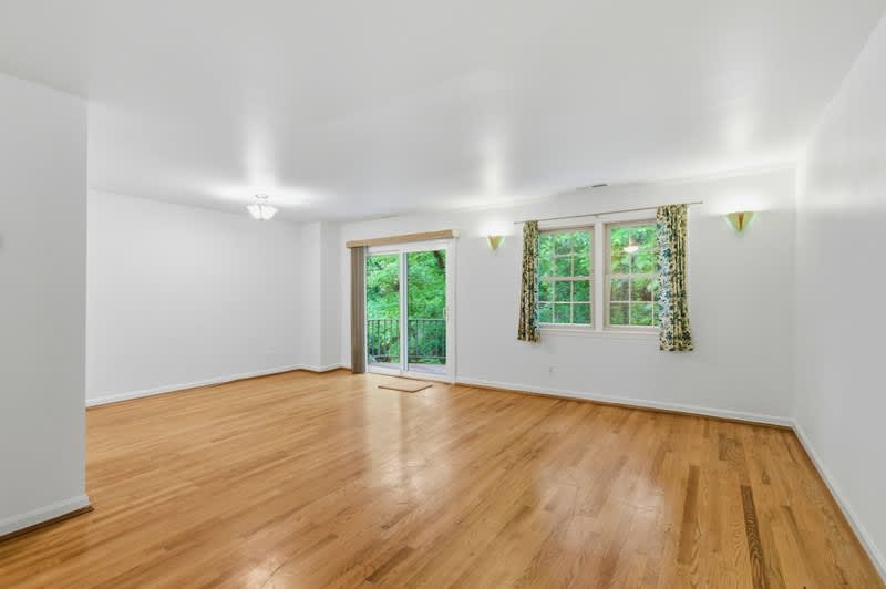 5918 Westchester Park Drive – photo 4