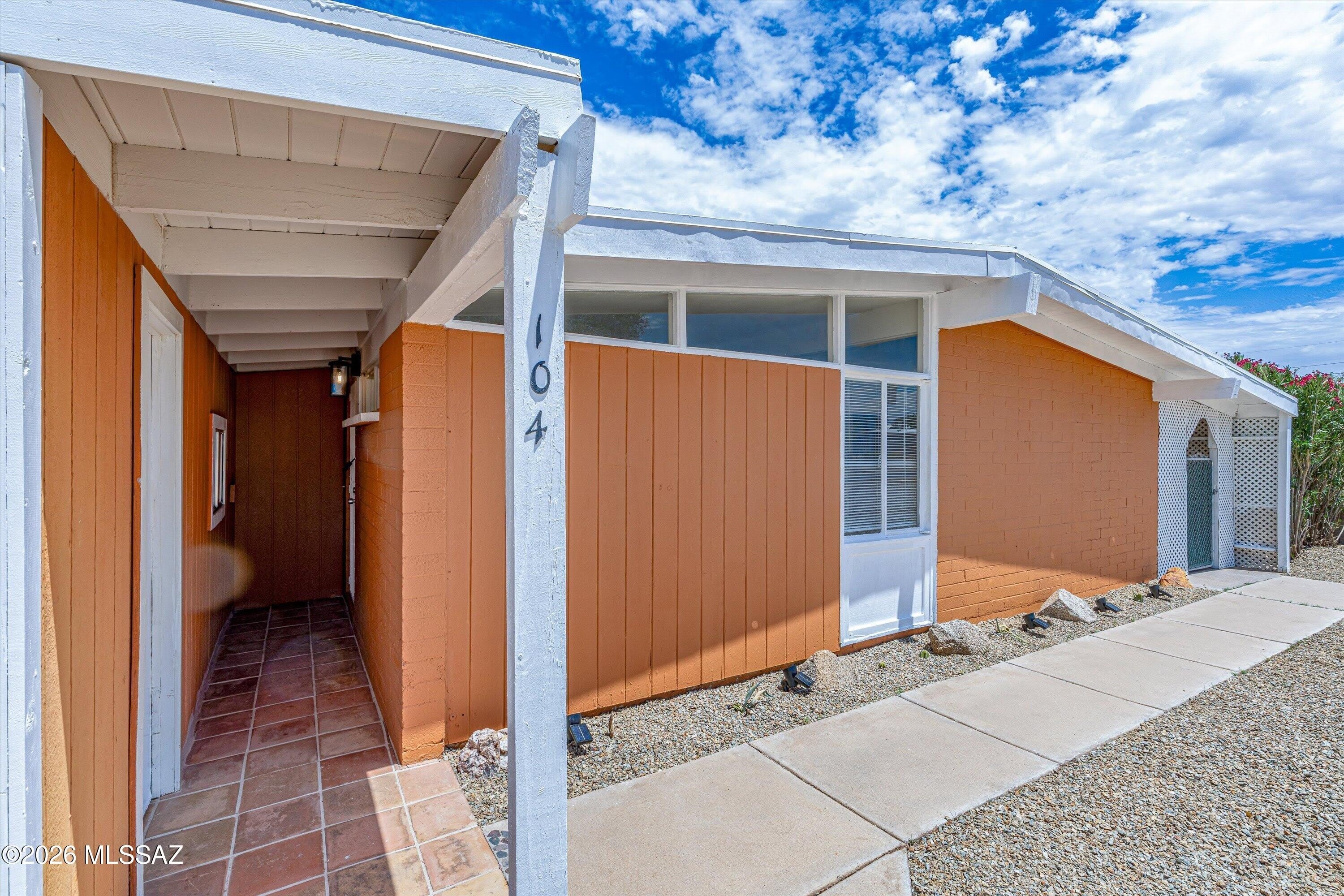 104 N Douglas Avenue – photo 5