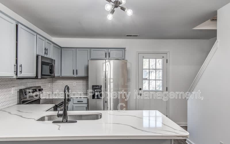 484 High Point Terrace – photo 3