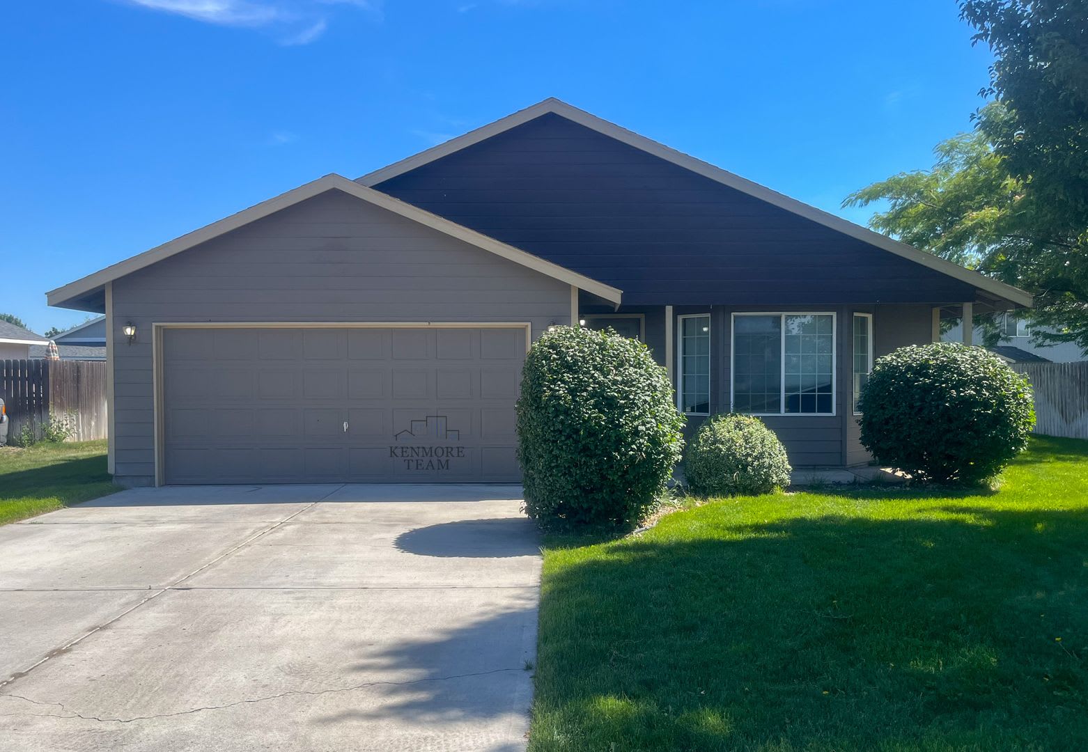 3 Bedroom, 2 Bath Home in West Pasco – photo 1