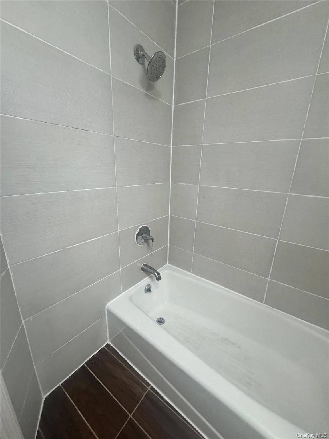19713 Jamaica Avenue – photo 2