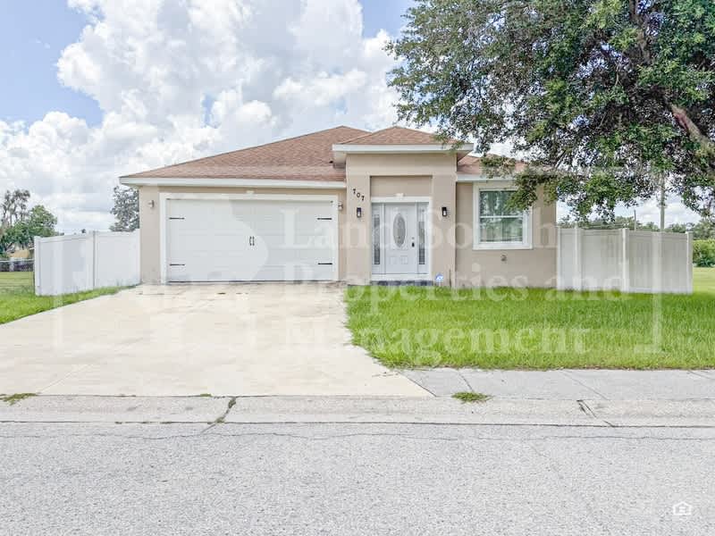707 4th St SE – photo 1