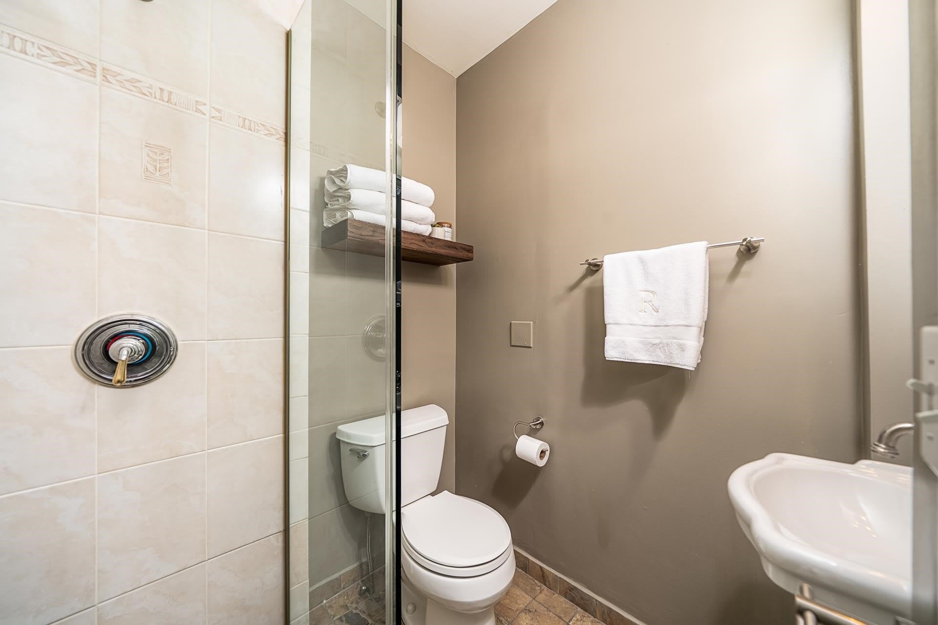 909 Willow Ave – photo 5
