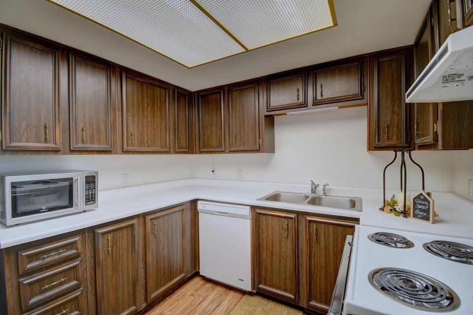 931 Country Club Drive SE – photo 5