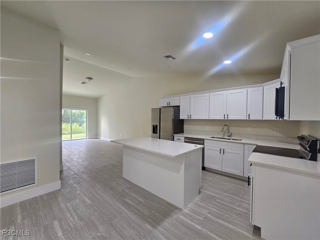 874 Apartment Street E – photo 4