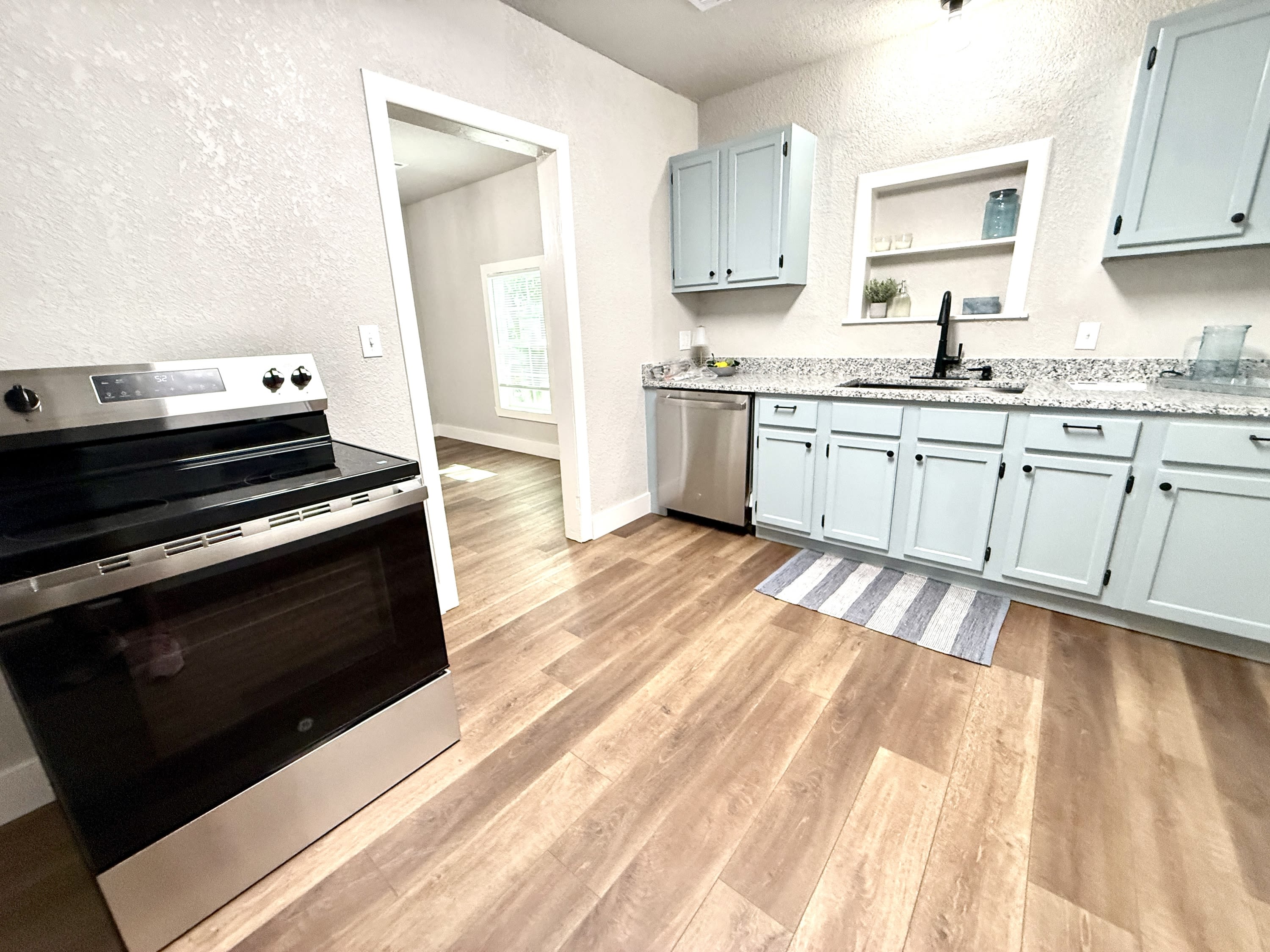 721 Roff Street Northeast – photo 4