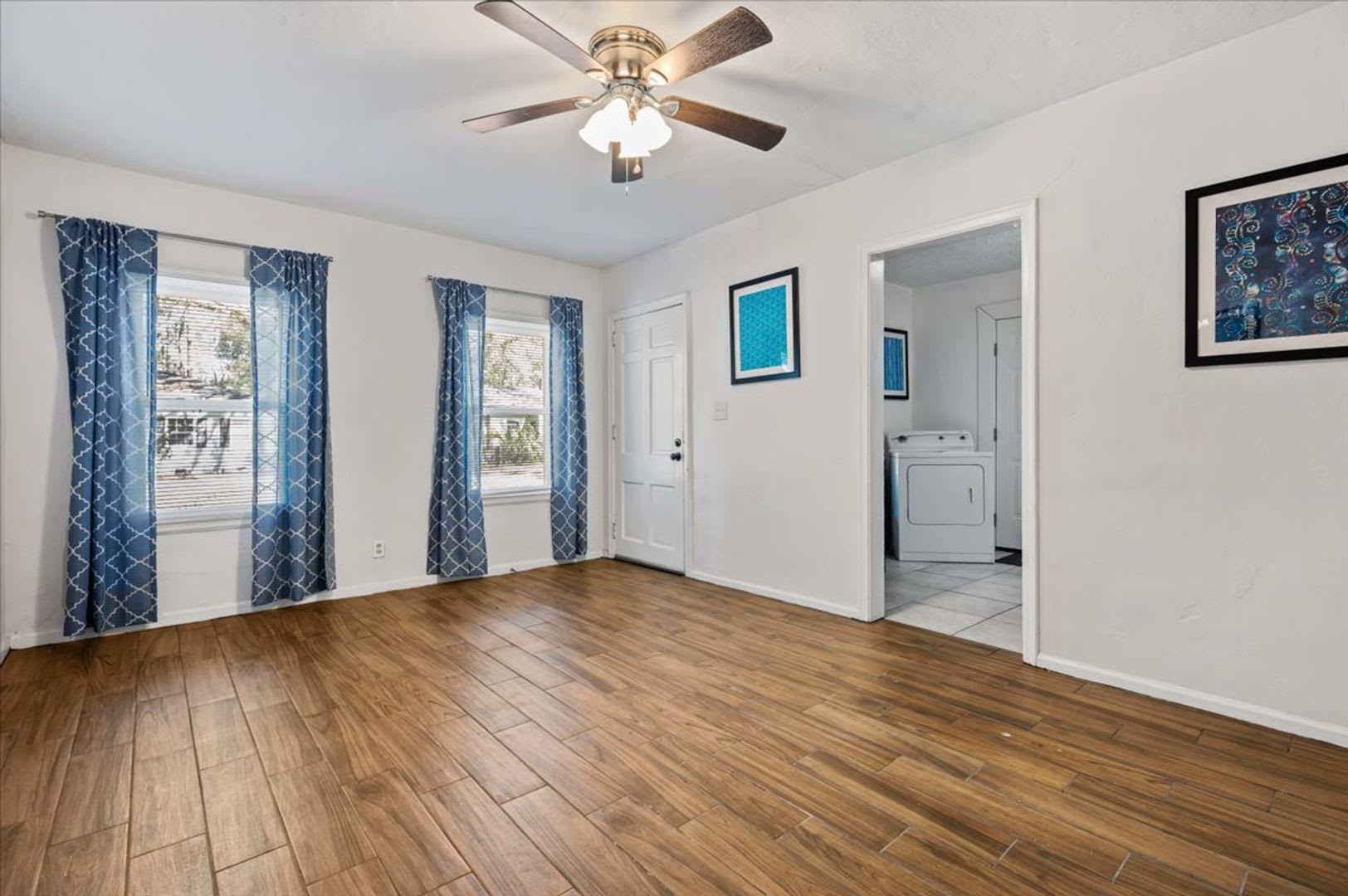 Charming Duplex Near Daffin Park with Private Fenced Yard and Off-Street Parking – photo 2