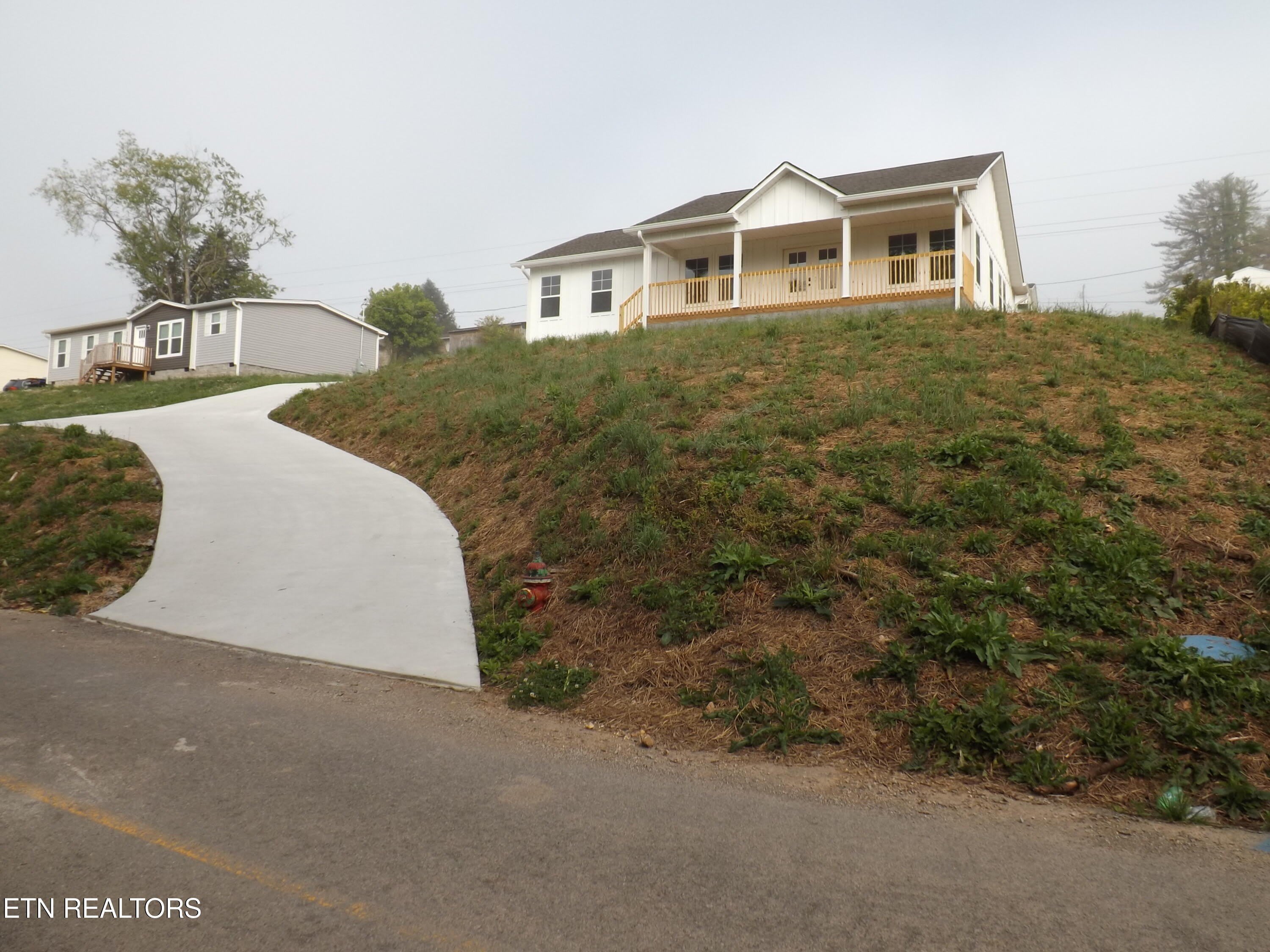 328 Wilson Hurst St – photo 2