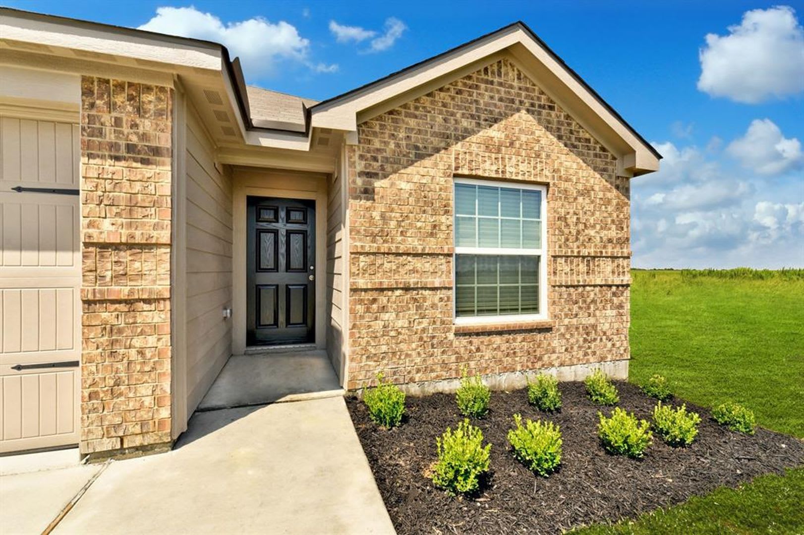 4-Bedroom Home with Solar Panels & Modern Finishes available in Elgin – photo 2