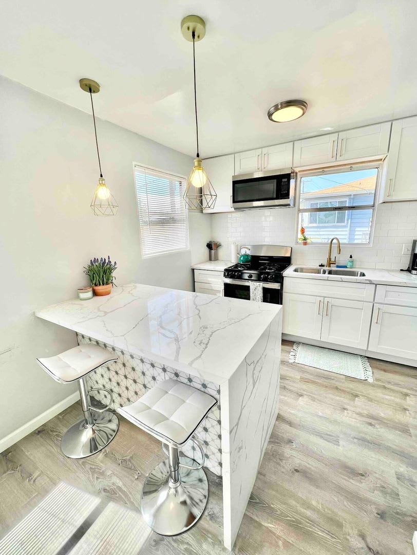 Fully Furnished 2BR Home with Huge Yard & Stunning Views – In-Unit Washer/Dryer! – photo 1