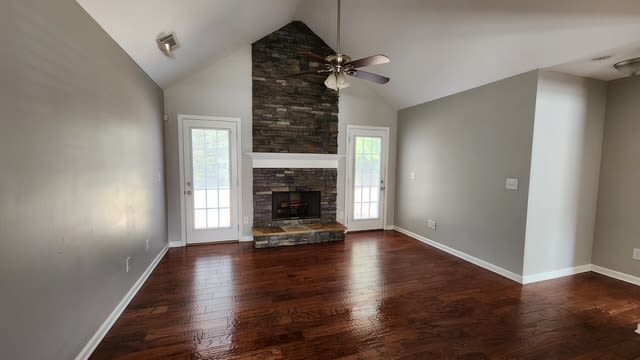 1407 Princeton Dr – photo 3
