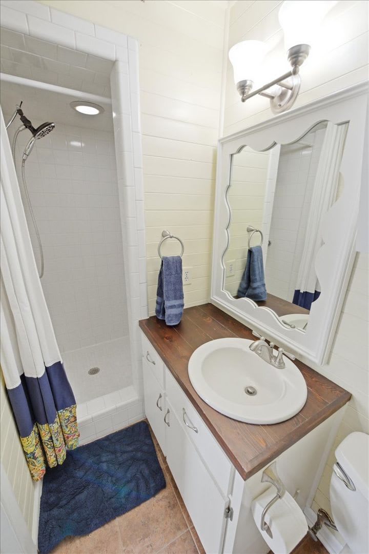 2 Bedroom Baylor Condo – photo 4