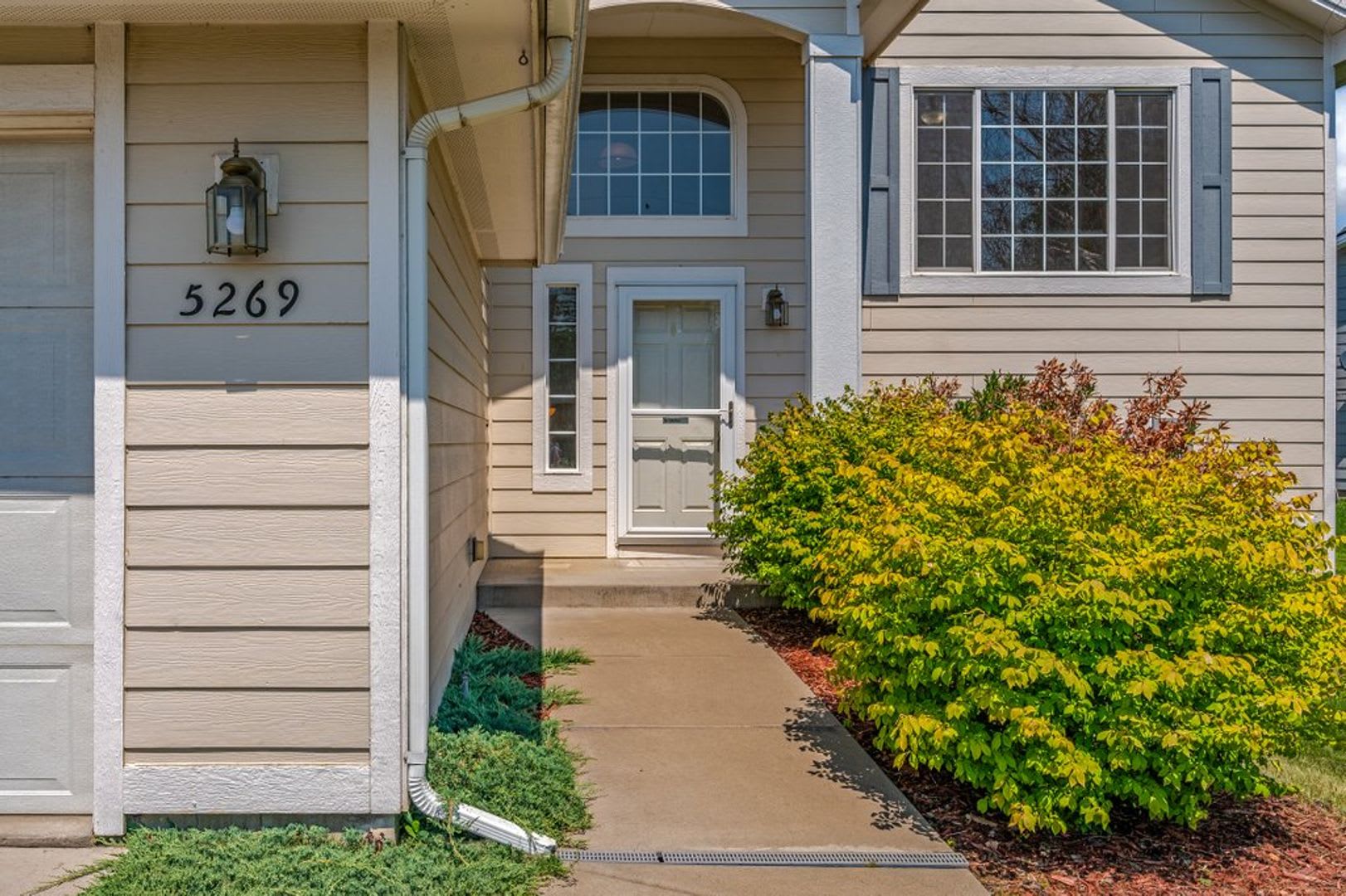 5 bed 3 bath split level near State Line – photo 4