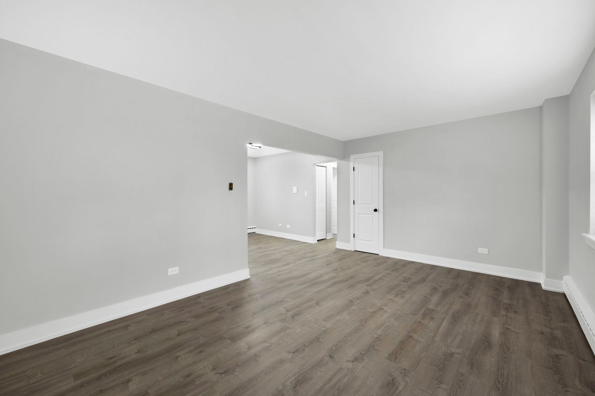 2050-2060 E 72nd Pl – photo 4