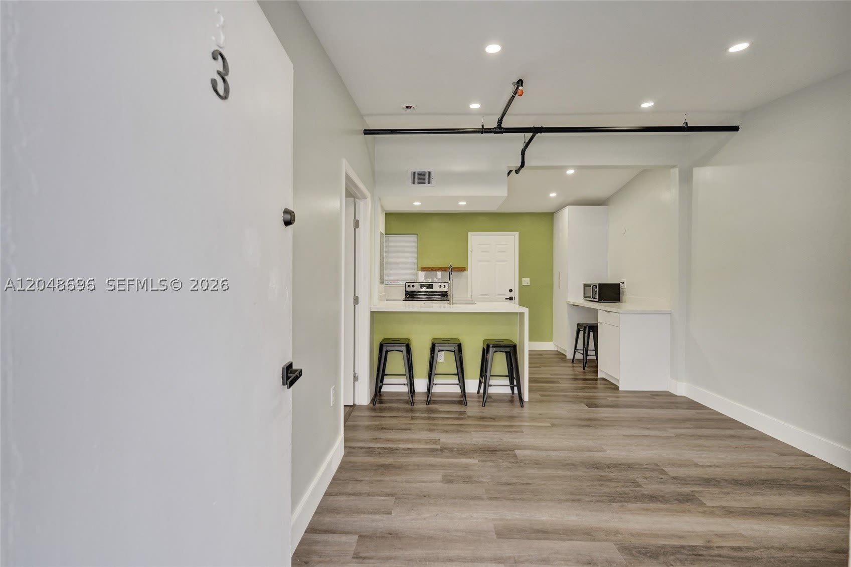 1085 NE 126th St – photo 4