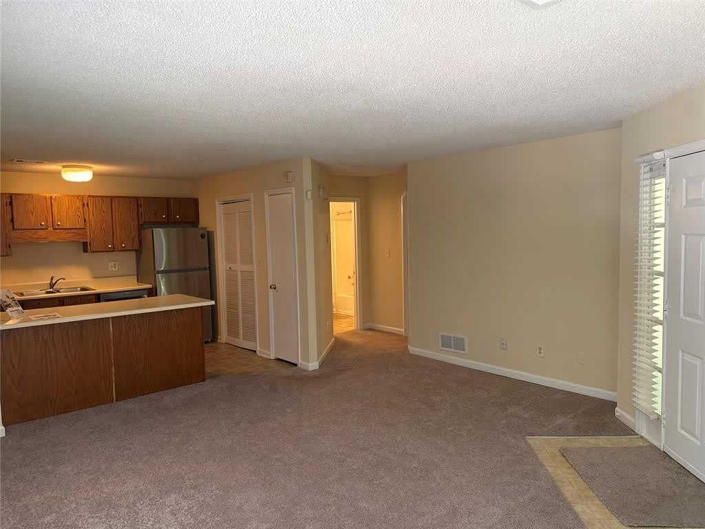 1600 Oakpointe Drive SW – photo 4
