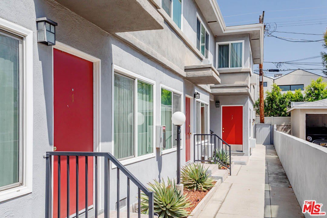 11749 Riverside Dr – photo 4