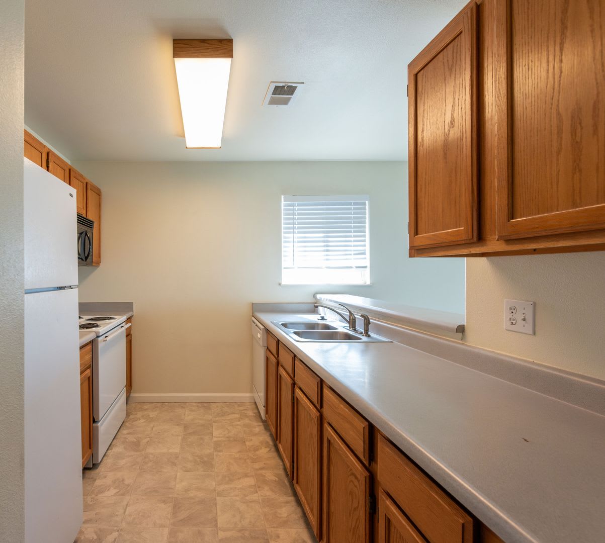 Highline Pointe Apts. – photo 2