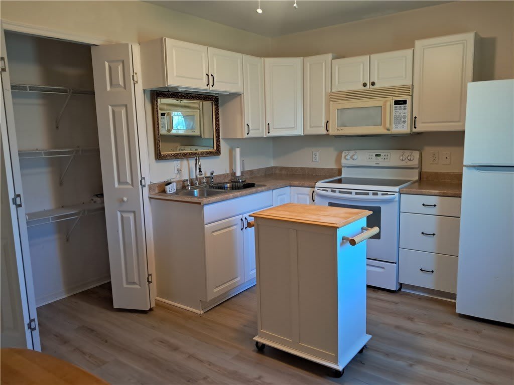 426 Easy Street – photo 5