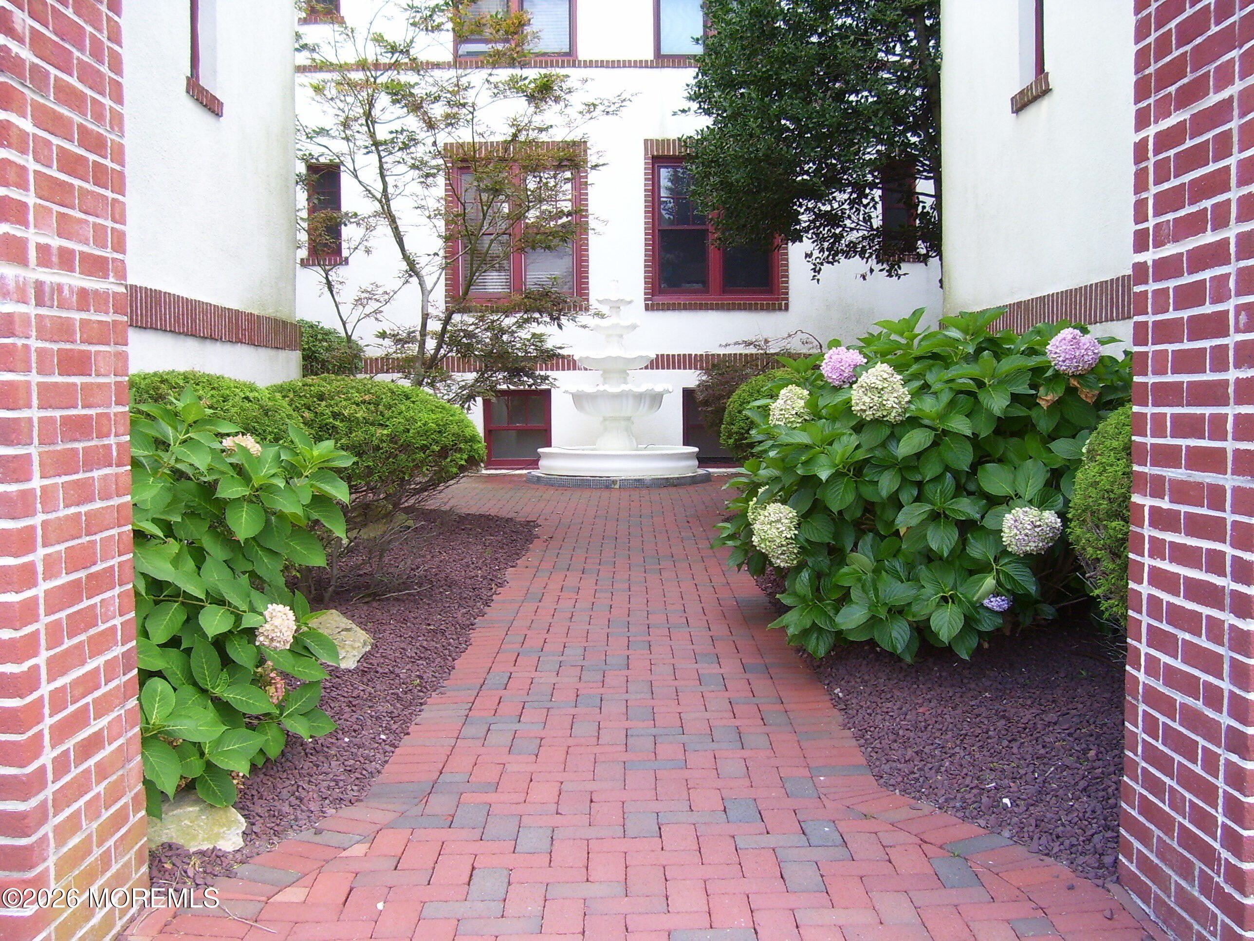218 2nd Avenue – photo 4