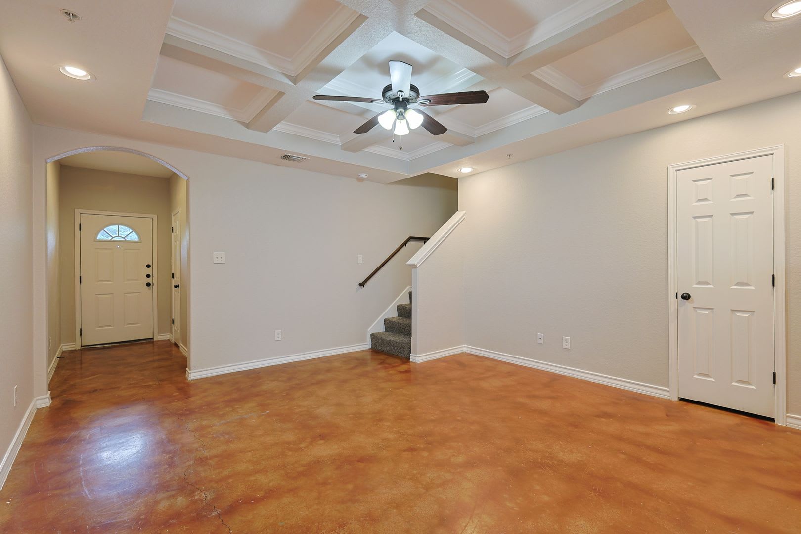 3 Bed 2.5 Townhome near Bandera & I-410 – photo 4