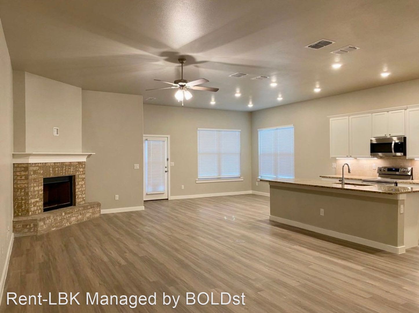 13711 Ave Q – photo 4