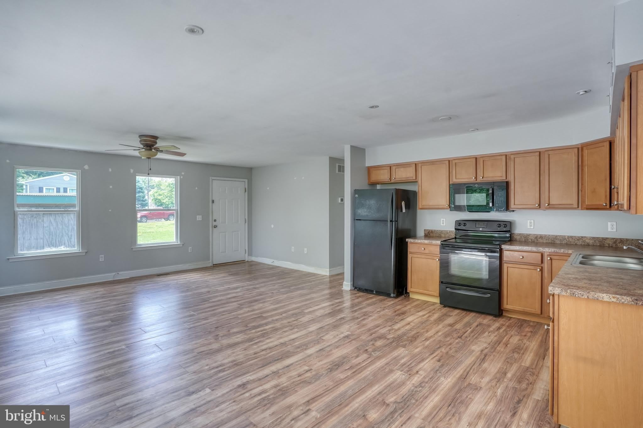 203 HAMILTON Street – photo 5