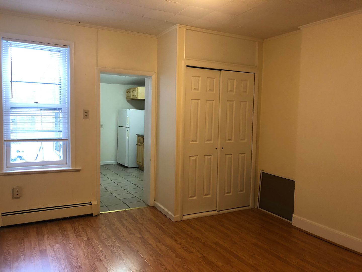 Great Home Wood Flooring Updated Kitchen Wood Cabinets Granite Counters Great Living Space W D Hook Ups Lots Of Storage – photo 3