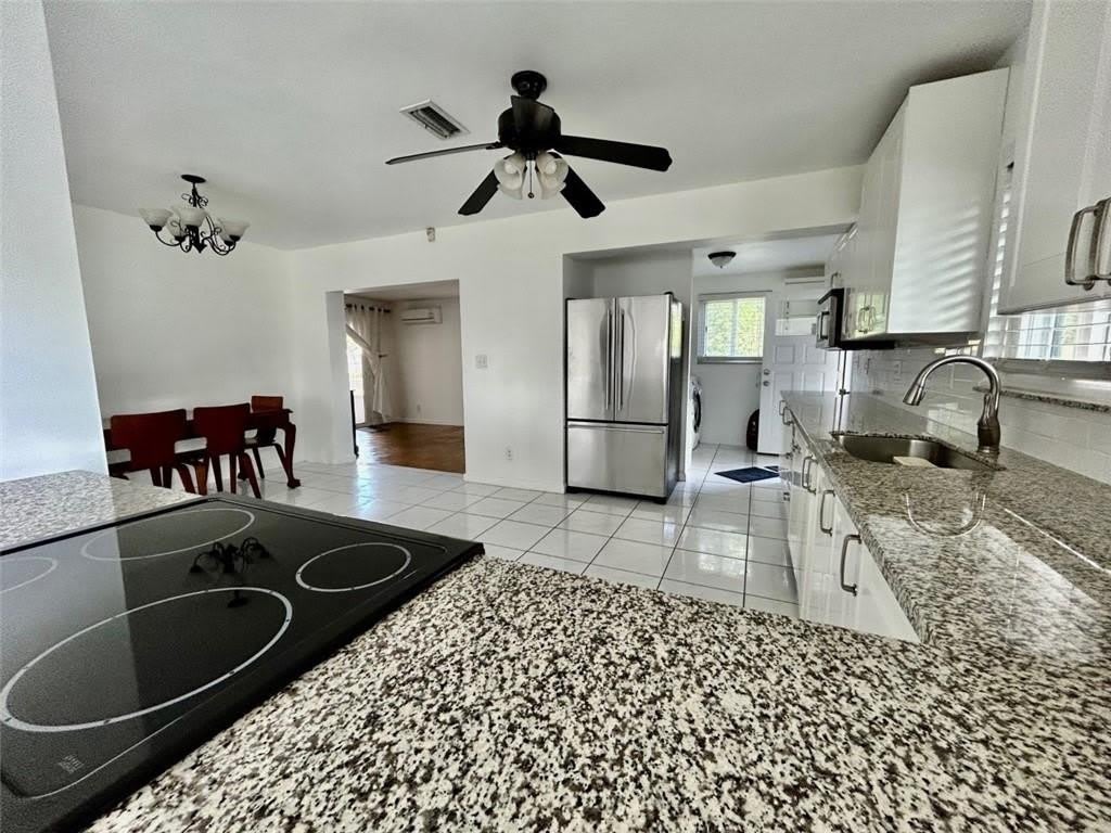 845 NW 10TH Avenue – photo 4