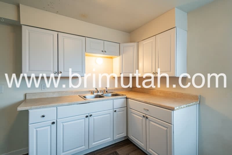 224 W. 400 N. – photo 5