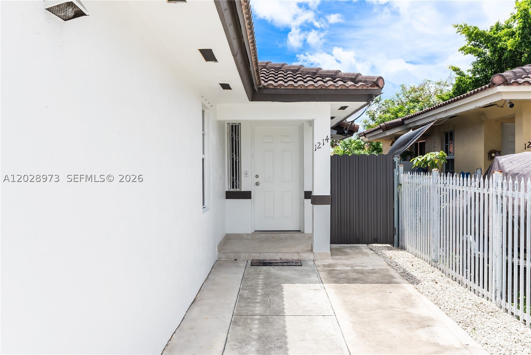 1214 Nw 34Th Ave – photo 2