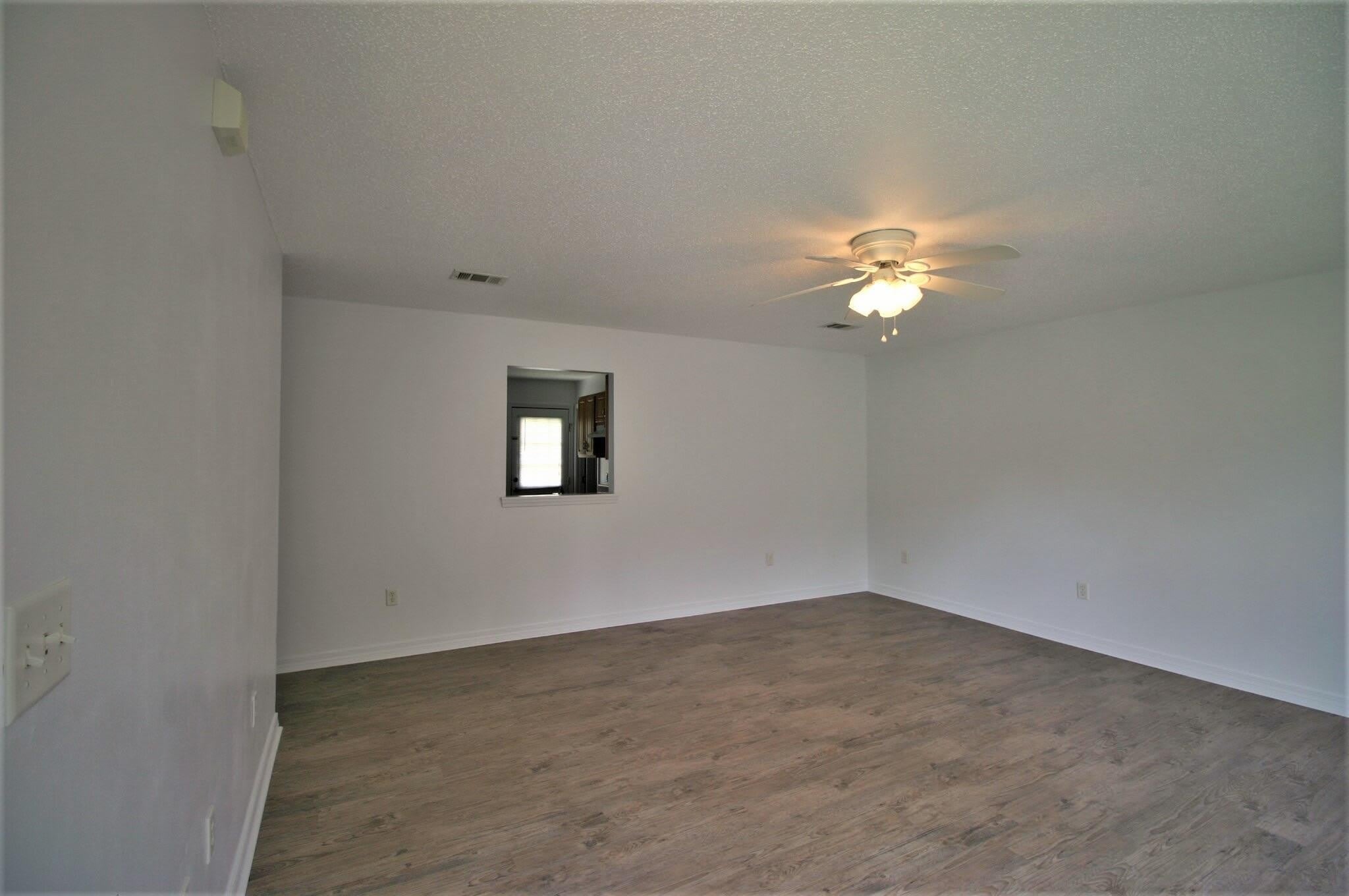 552 Brock Avenue – photo 3