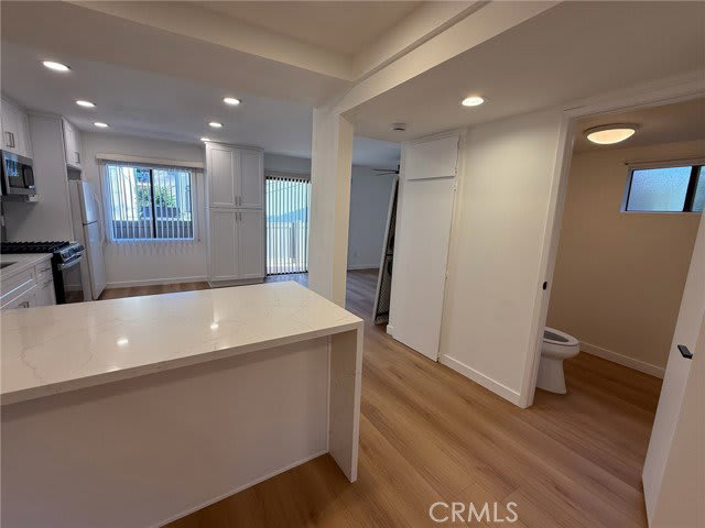 1137 North Maryland Avenue – photo 5