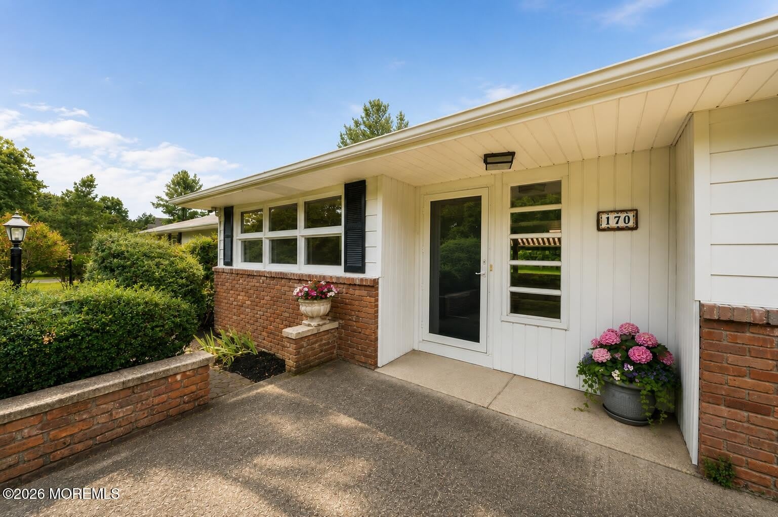 170 Bingham Avenue – photo 1