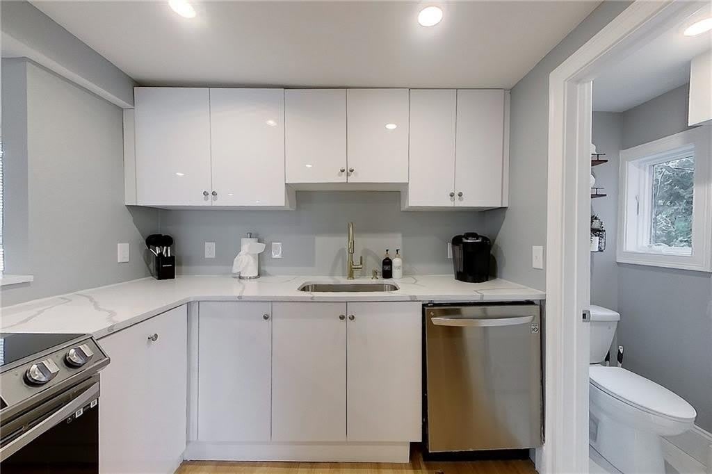 382 Spring Street – photo 3