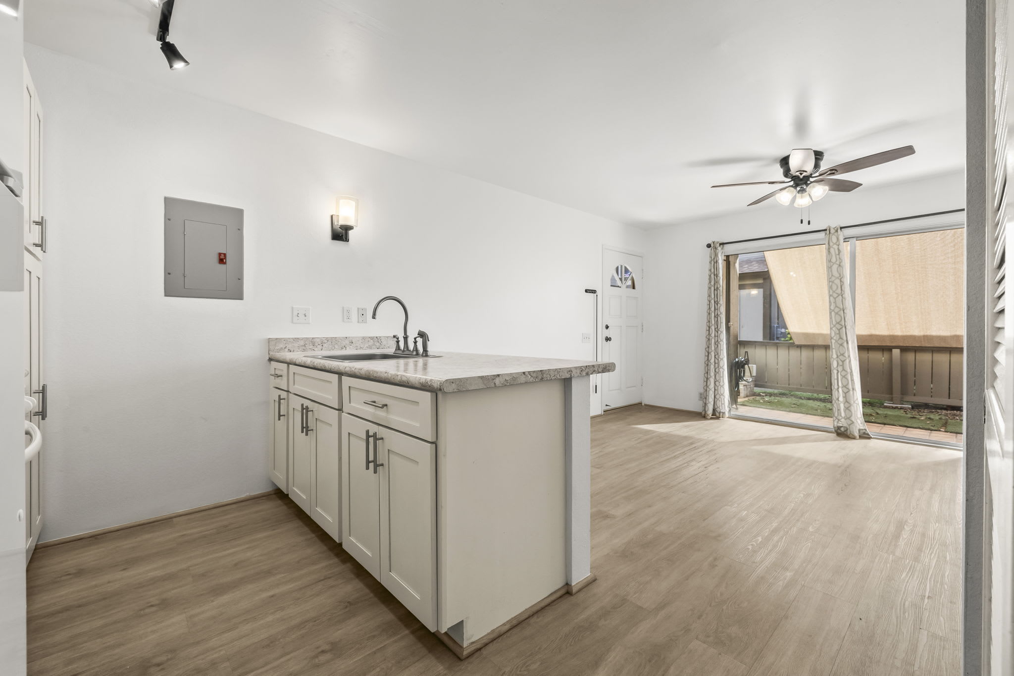 91-1135 Puamaeole Street – photo 4
