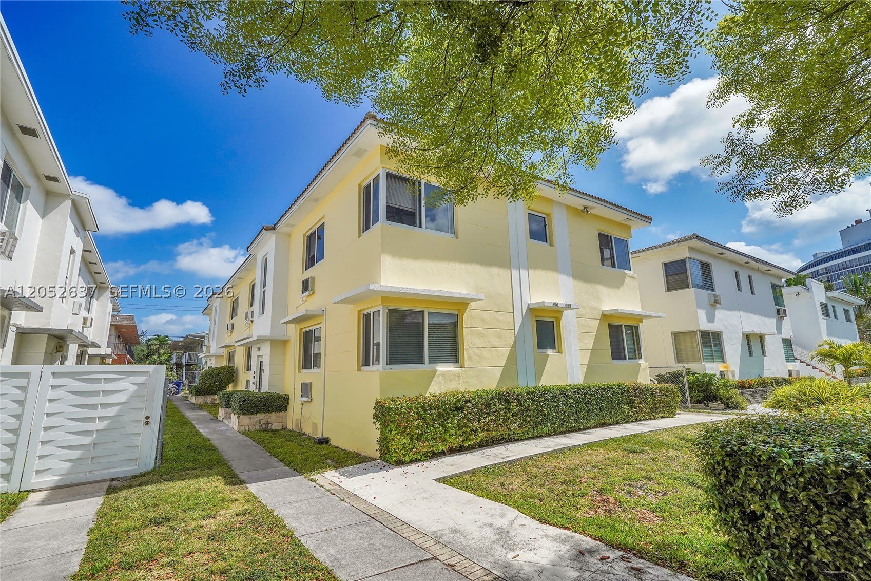 955 Bay Dr – photo 1