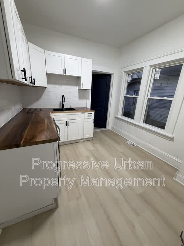 2016 Halstead Avenue – photo 4